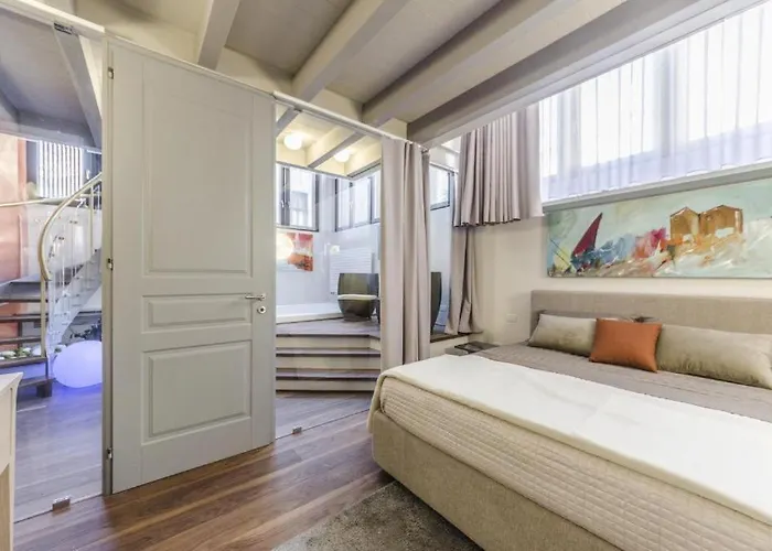 Luxury Apartment *