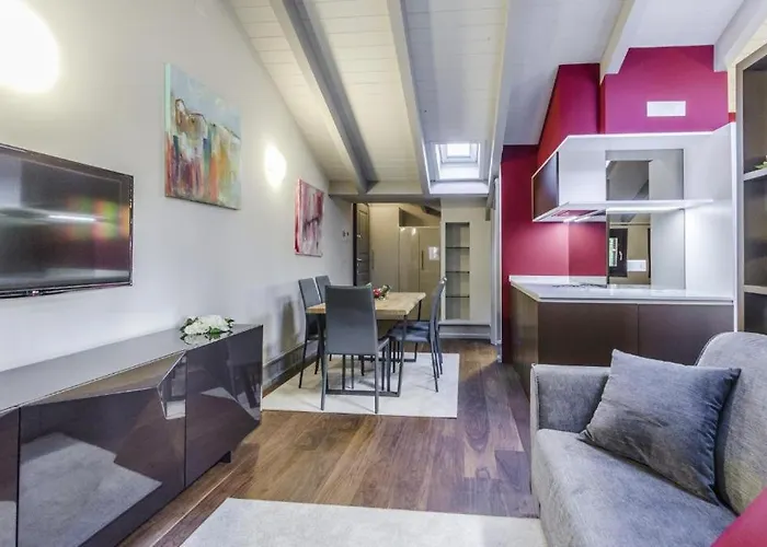 Luxury Apartment *