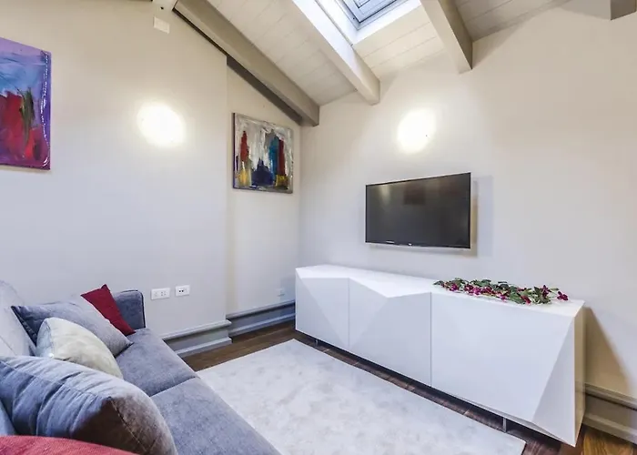 Luxury Apartment *