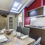Luxury 아파트